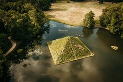 Spreewald Fließ Sehenswürdigkeit grüne Pyramide Luftansicht